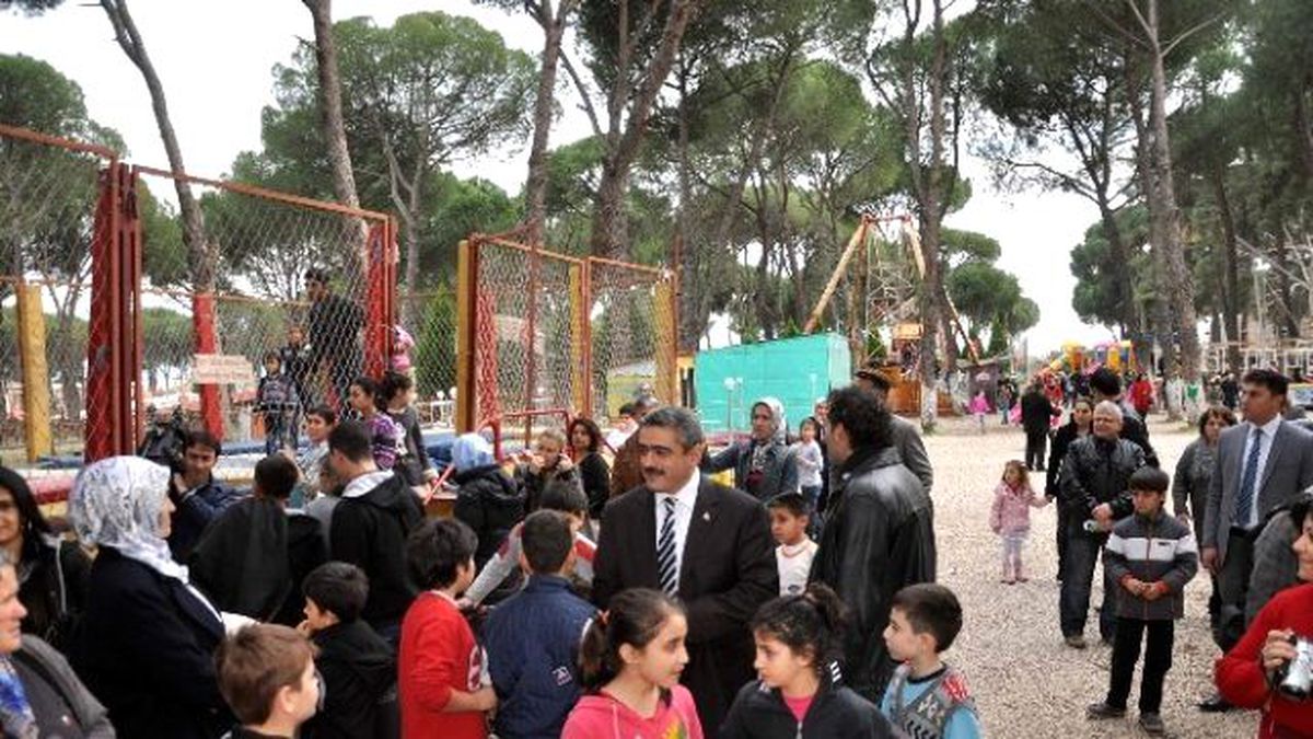 Öğrencilere Karne Hediyesi Başkan Amcadan