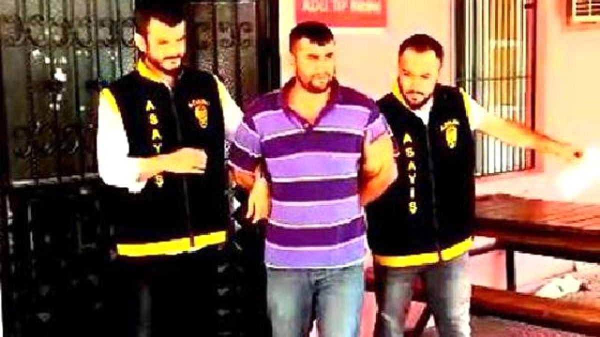 Park Halindeki Araçtan Çantayı Aldı, Evin Ulaşamadan Yakalandı