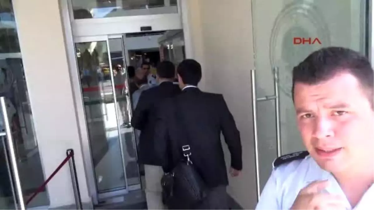 Rifat Hisarcıklıoğlu\'nun Şikayeti Üzerine Gözaltına Alınan Gazeteci Canikligil Serbest Bırakıldı