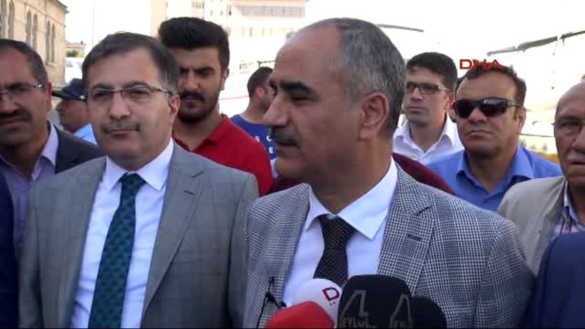 Sivas\'tan Mültecilere 2 Tır Gıda Yardımı