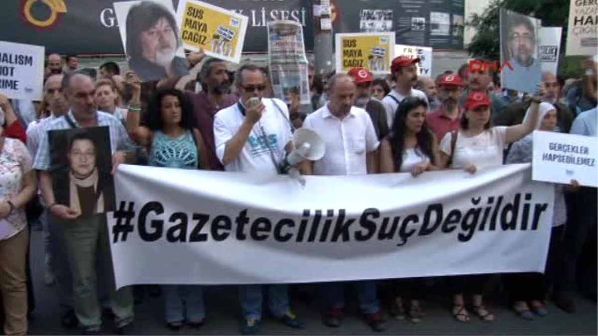 Tgs\'den Tutuklanan Nöbetçi Gazetecilere Destek Eylemi