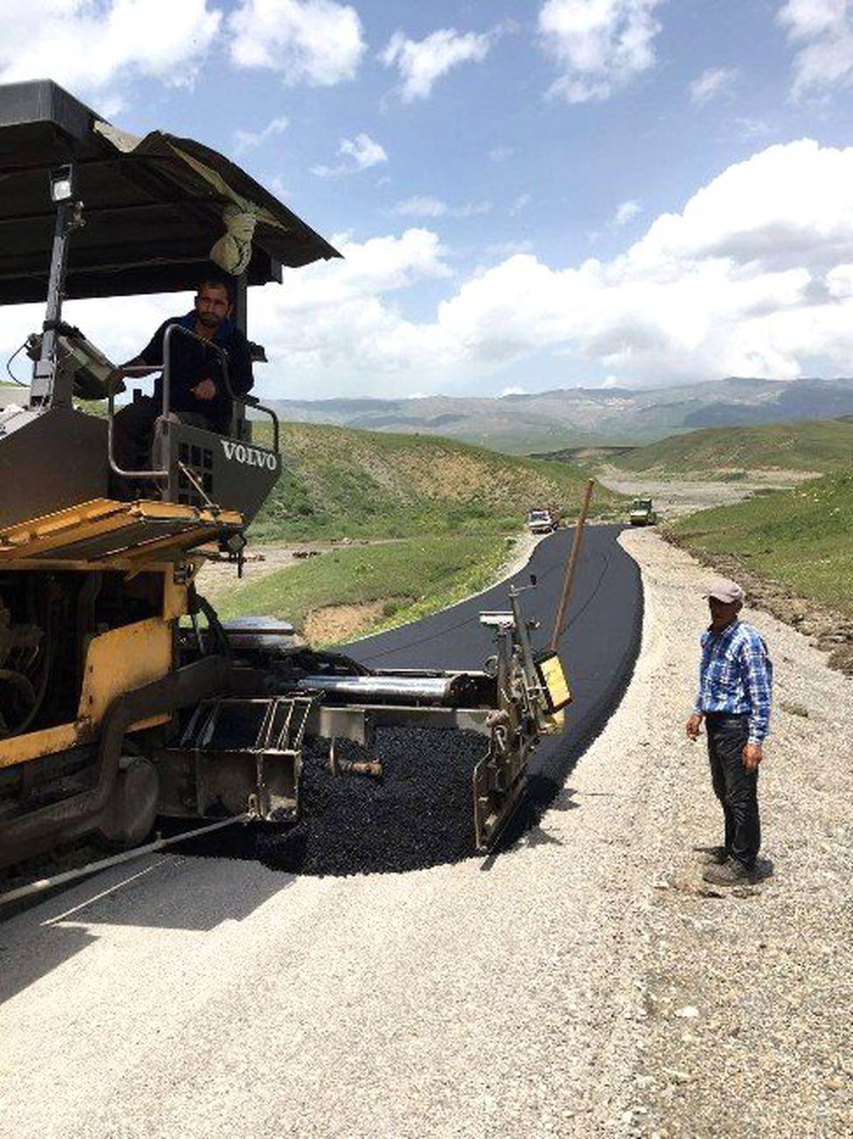 Ağrı İl Özel İdaresi\'nin Asfalt Çalışmaları Sürüyor