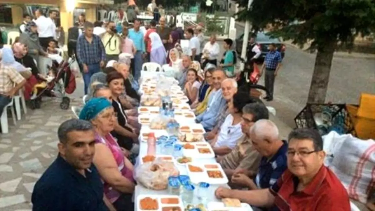 Başkan Mahmut Badem, iftar öncesi Bozdağ esnafını ziyaret etti