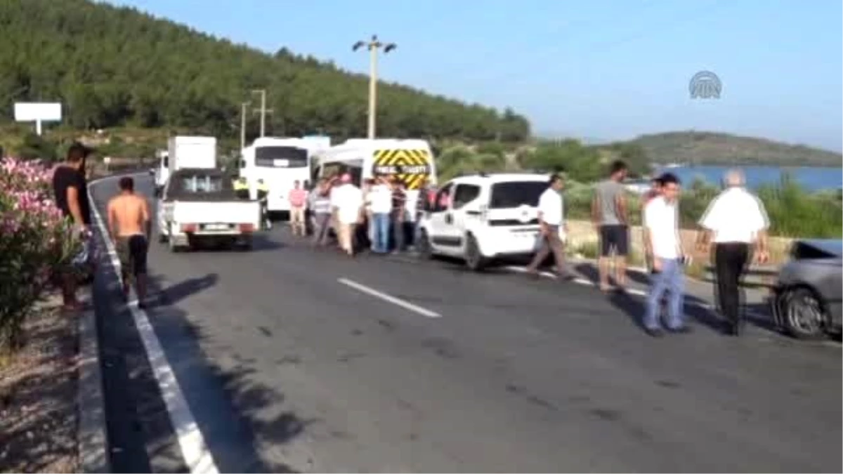 Bodrum\'da Zincirleme Trafik Kazası: 5 Yaralı