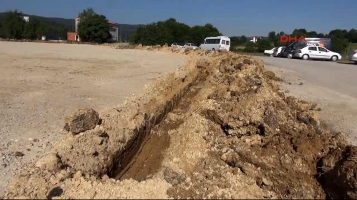 Bolu Bağlantı Yolu Kapatılan Tesisin Gece Otoparkı da Kazıldı