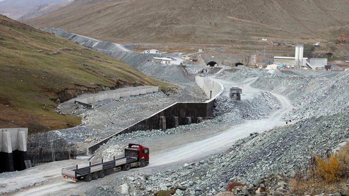 Dünyanın En Uzun İkinci Tünelinden 3 Ay Sonra Işık Gözükecek