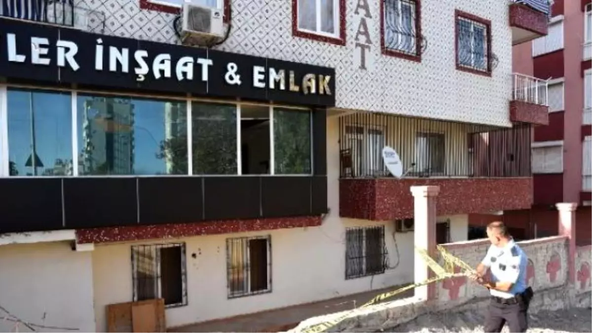 Emlak Bürosunda Saldırıya Uğradı