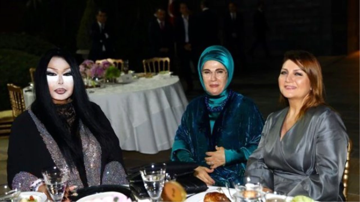 Erdoğan, Bülent Ersoy\'u iftara Davet Ederek Mesaj mı Verdi