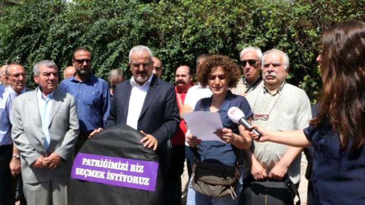 Ermeni Patrikhanesi Önünde "Seçim" Protestosu