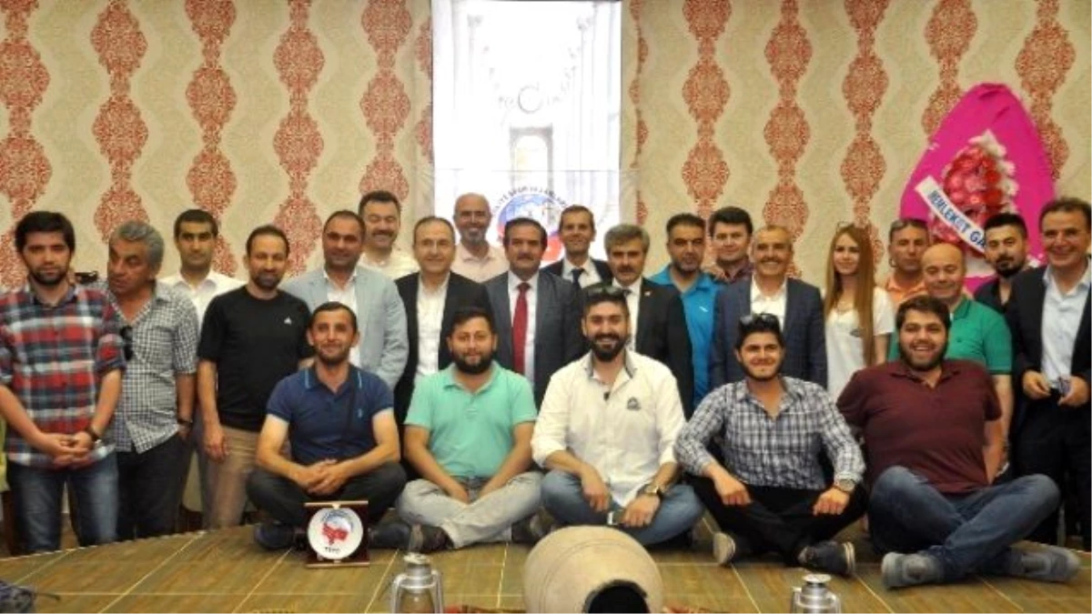 Fenerbahçe, Aatıf ile Ön Anlaşma İmzaladı
