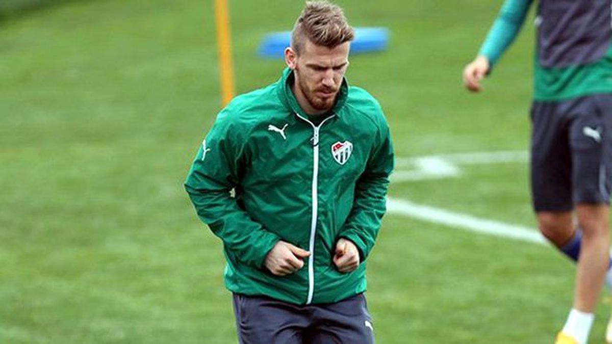 Galatasaray, Serdar Aziz ile Transfer Görüşmelerine Başlandığını Açıkladı