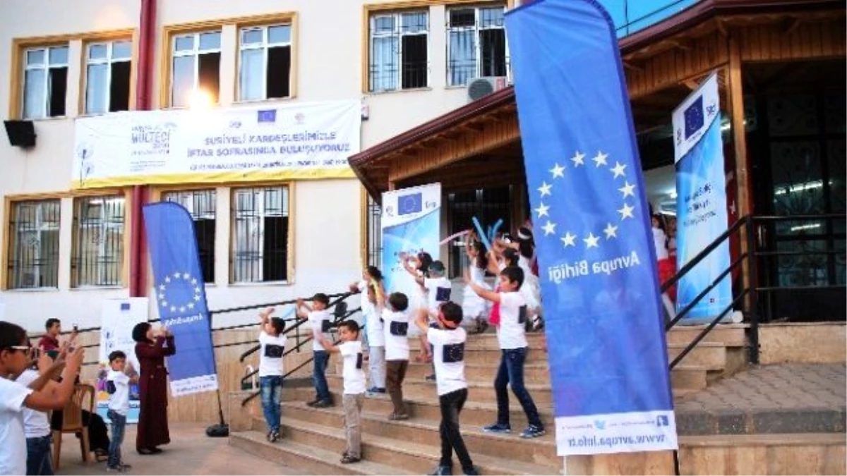 Gaziantep Avrupa Birliği Bilgi Merkezi Dünya Mülteciler Günü\'nde 850 Kişiye İftar Verdi