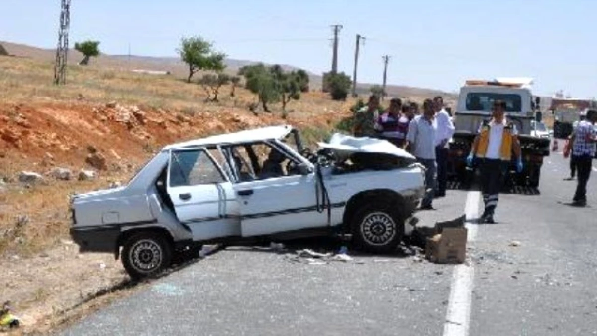 Gaziantep\'te İki Otomobil Çarpıştı: 9 Yaralı