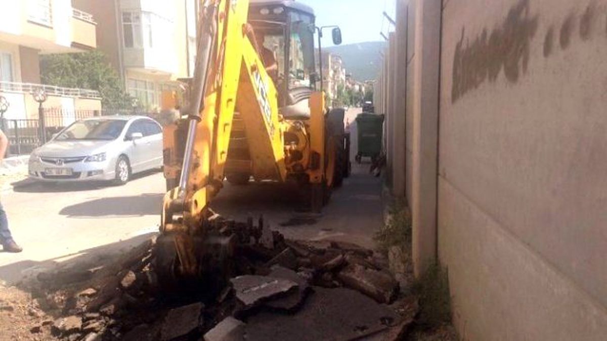 Körfez\'de Yol Yenileme Çalışmaları Devam Ediyor
