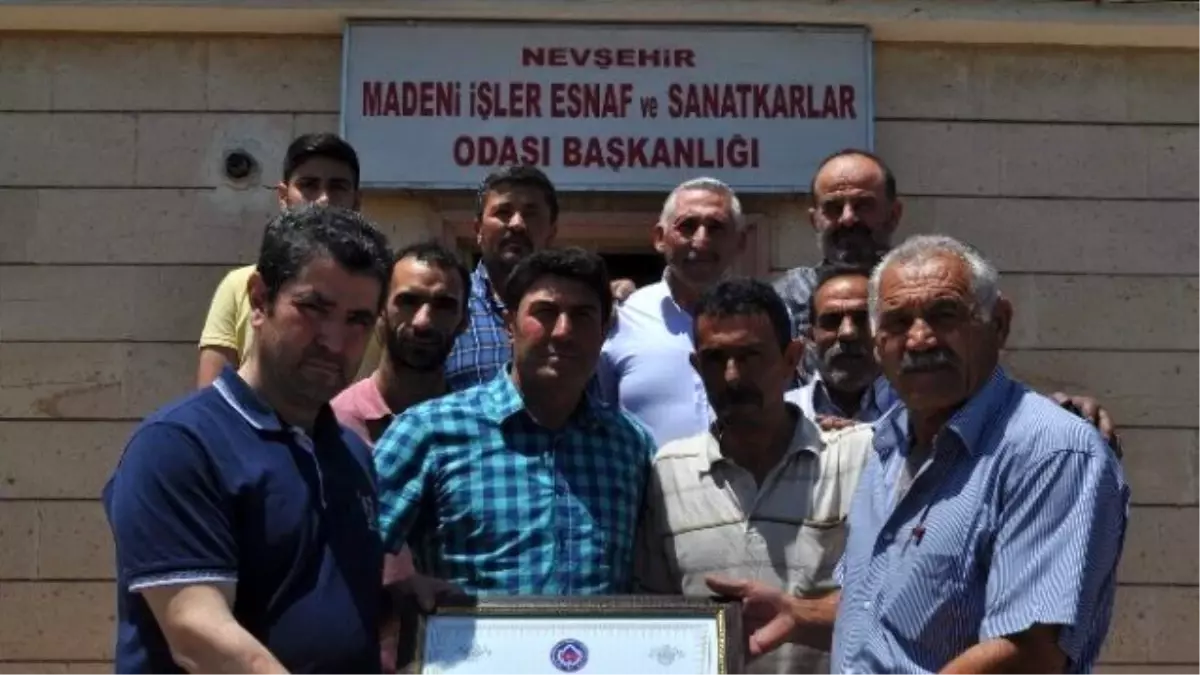 Madeni İşler Odasından Örnek Esnafa Onur Belgesi