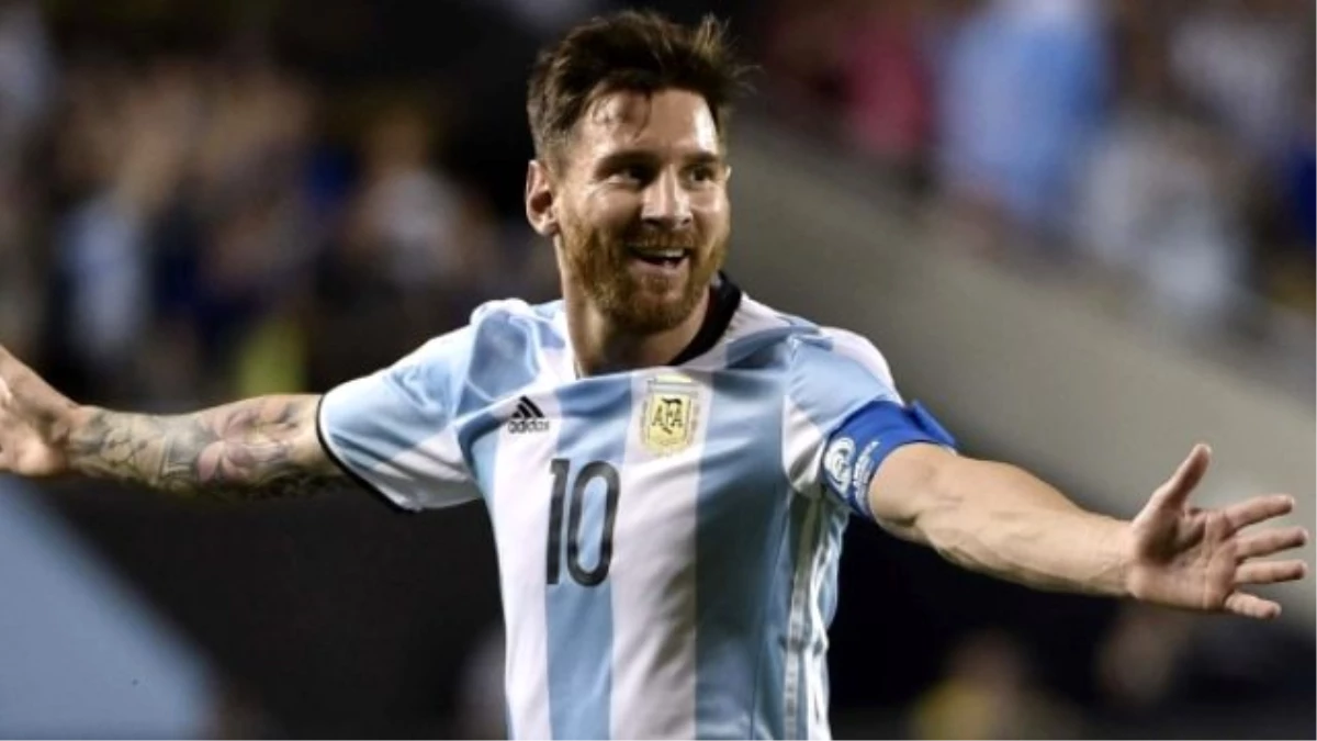Messi, ABD Kalecisini Frikikten Avladı