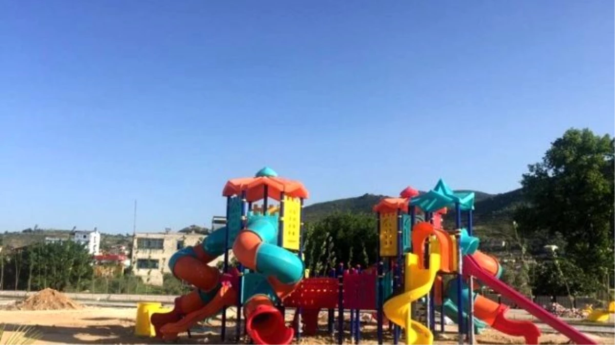 Osmaneli\'de Şehitler Parkı ve Mustafa Kara Çocuk Parkı Hizmete Hazır