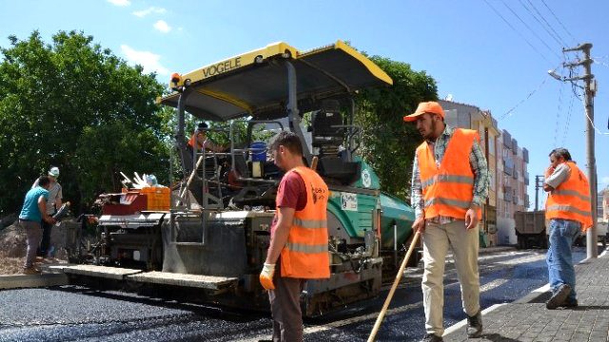 150 Derece Sıcaklıktaki Asfaltın İçinde Oruç Tutuyorlar