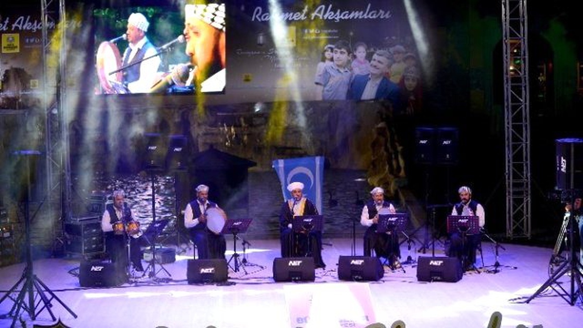 Rahmet Akşamlarına Kerkük İlahı Grubu Konuk Oldu