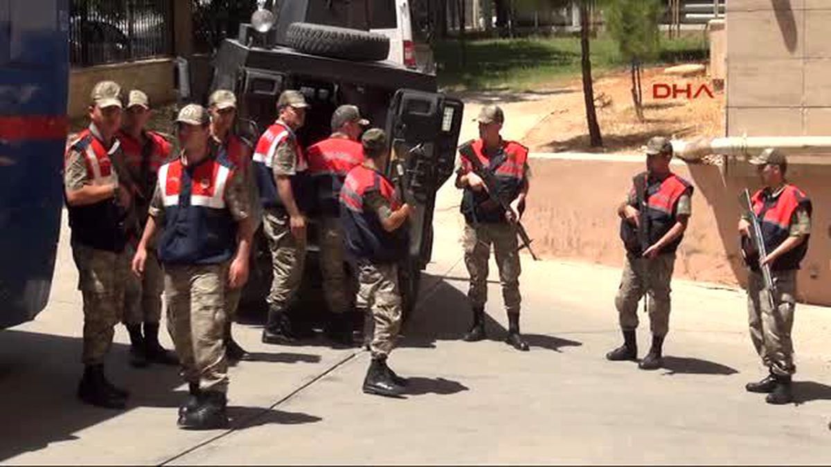 Şanlıurfa Hasımlarının Evlerini Ateşe Veren 3 Şüpheli Tutuklandı