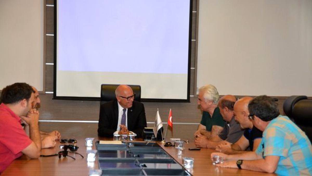 Tekirdağspor\'un yeni yönetim kurulu, Başkan Eşkinat\'ı ziyaret etti