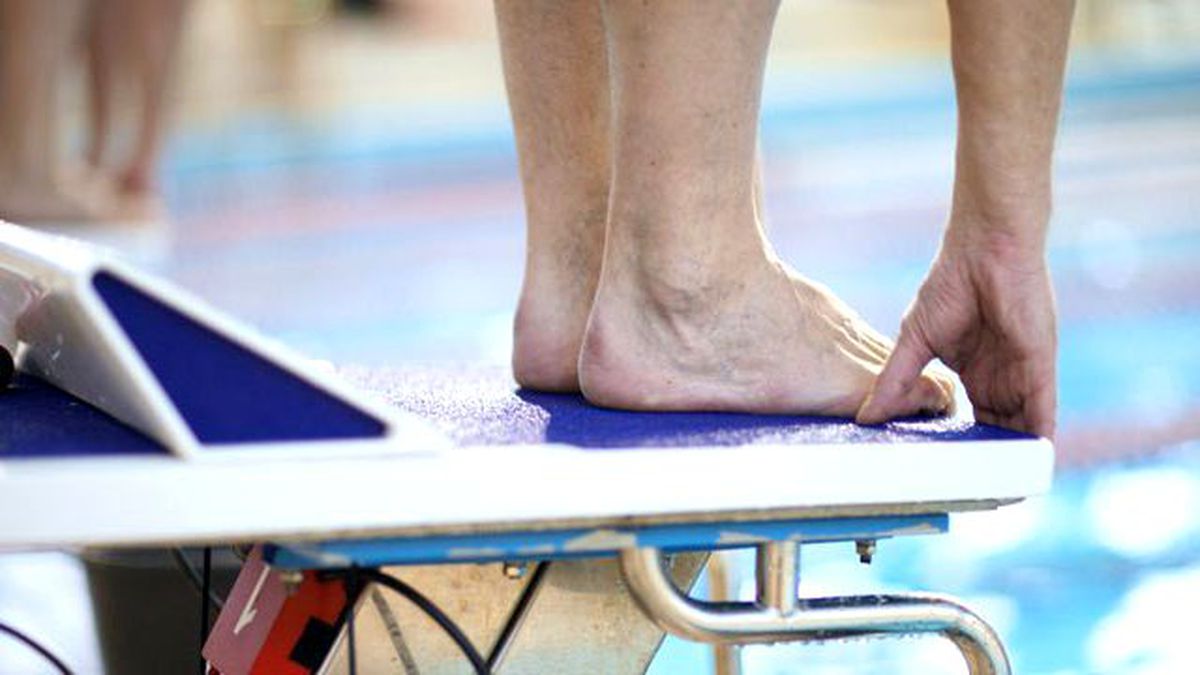 Trans Kadına Üstsüz Yüzme İzni Verildi