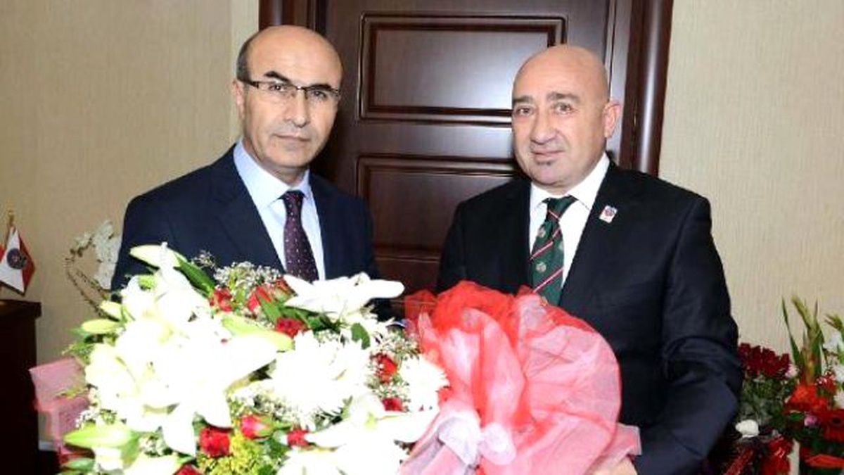 Tsyd\'den Adana Valisi Demirtaş\'a Ziyaret