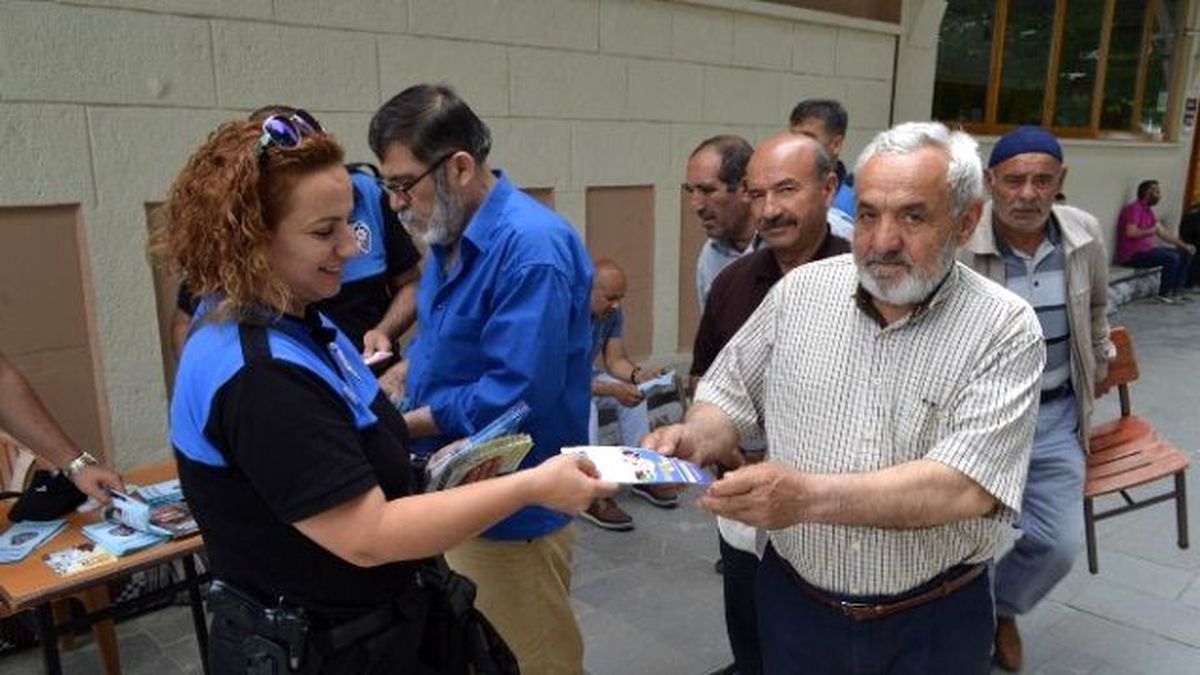 Vatandaşlara Bilgilendirme Broşürü Dağıtıldı