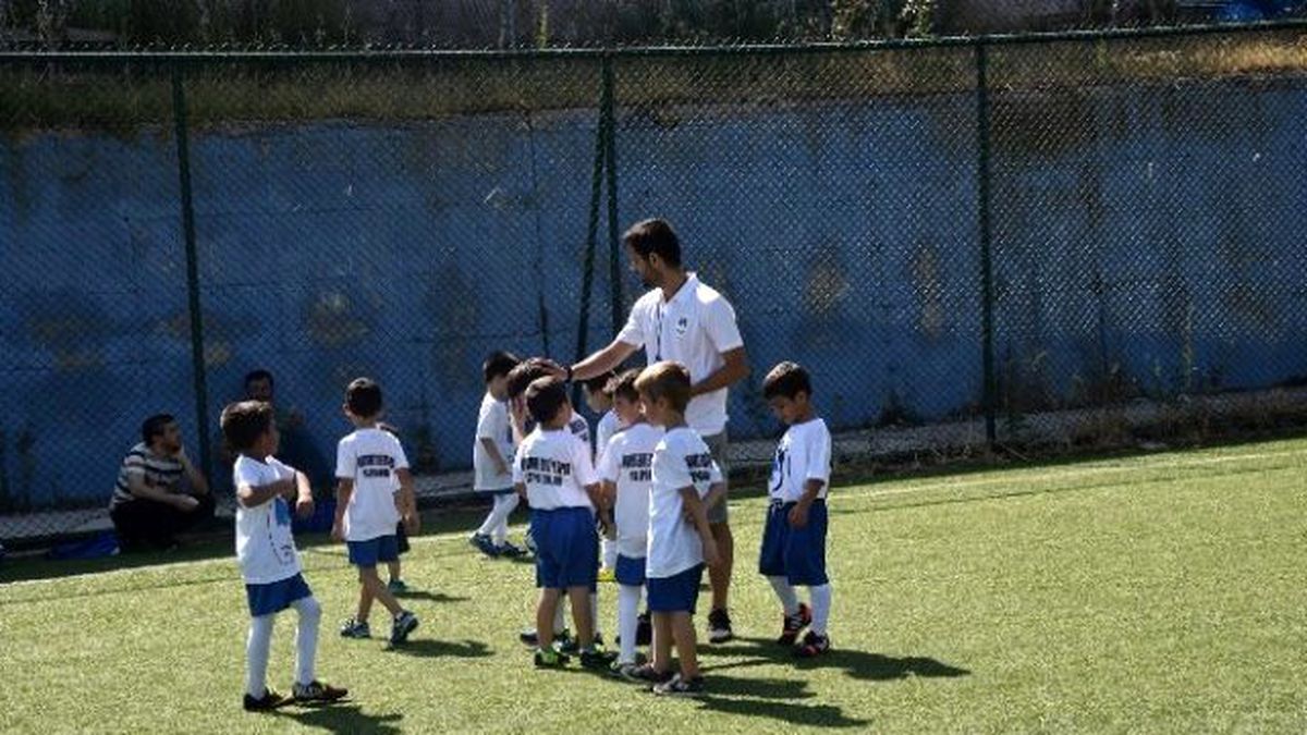 Yunusemre\'de Futbol Kursları Başladı