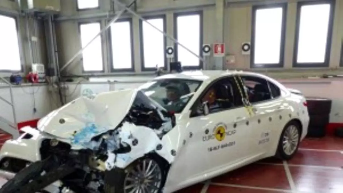 Alfa Romeo Giulia Euroncap\'den Kaç Yıldız Aldı?