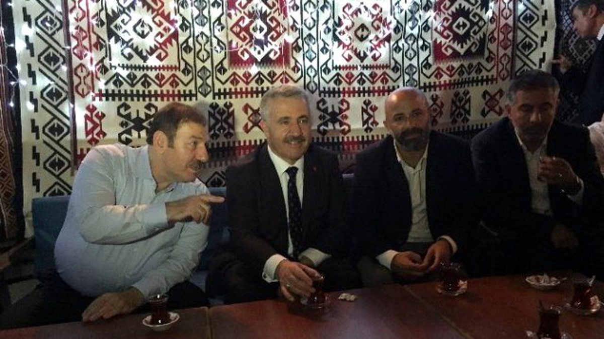 Bakan Ahmet Arslan İstanbul\'daki Hemşehrileriyle Buluştu