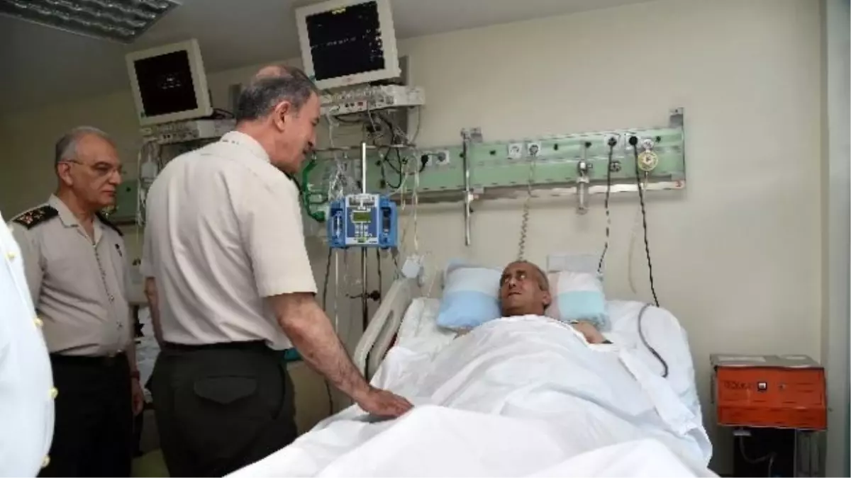 Bakan Işık ve Genelkurmay Başkanı Akar İftarlarını GATA\'da Yaptı