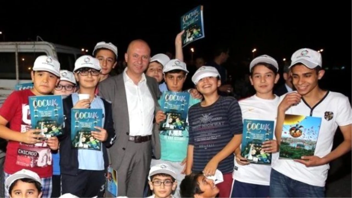 Başkan Çolakbayrakdar Gül Park\'ta Vatandaşlarla Birlikte