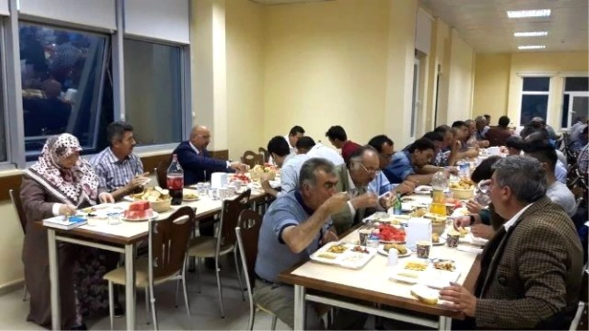 Başkan Samur\'dan Belediye Personeline İftar Yemeği