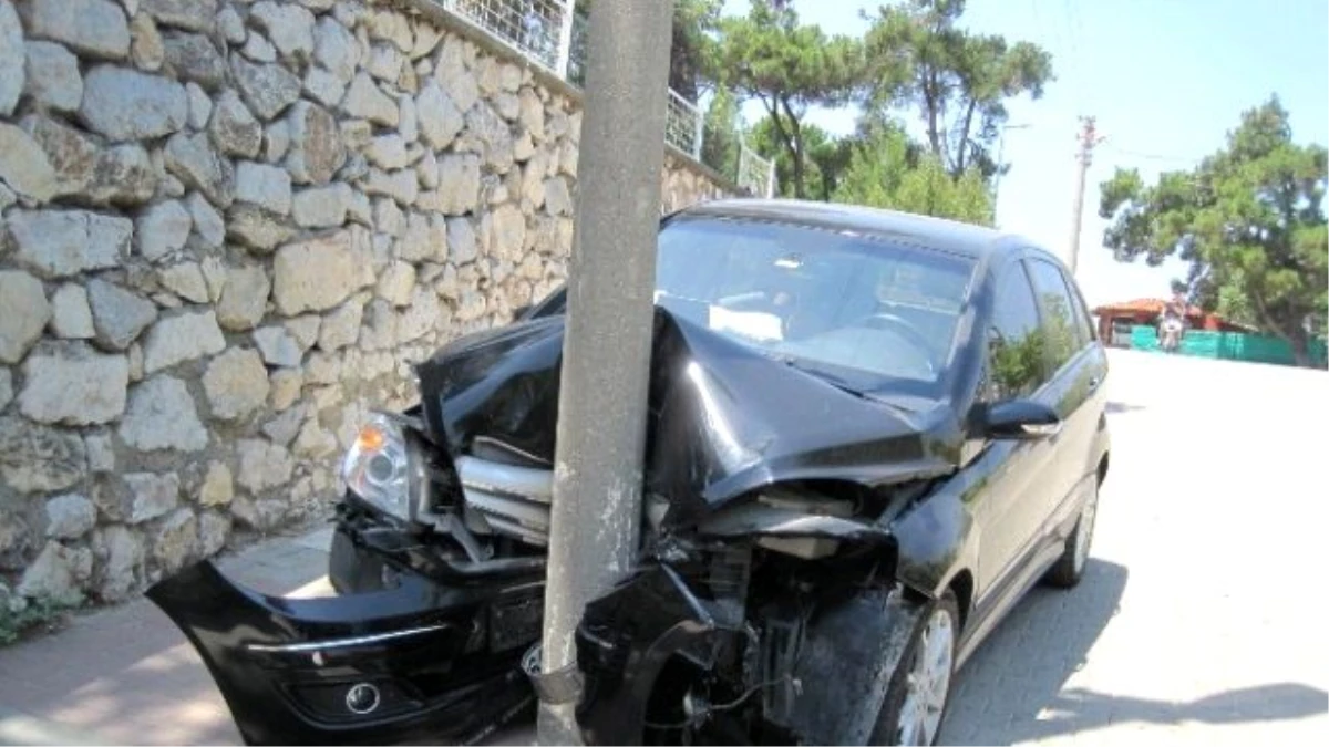 Bayramiç\'te Trafik Kazası; 3 Yaralı