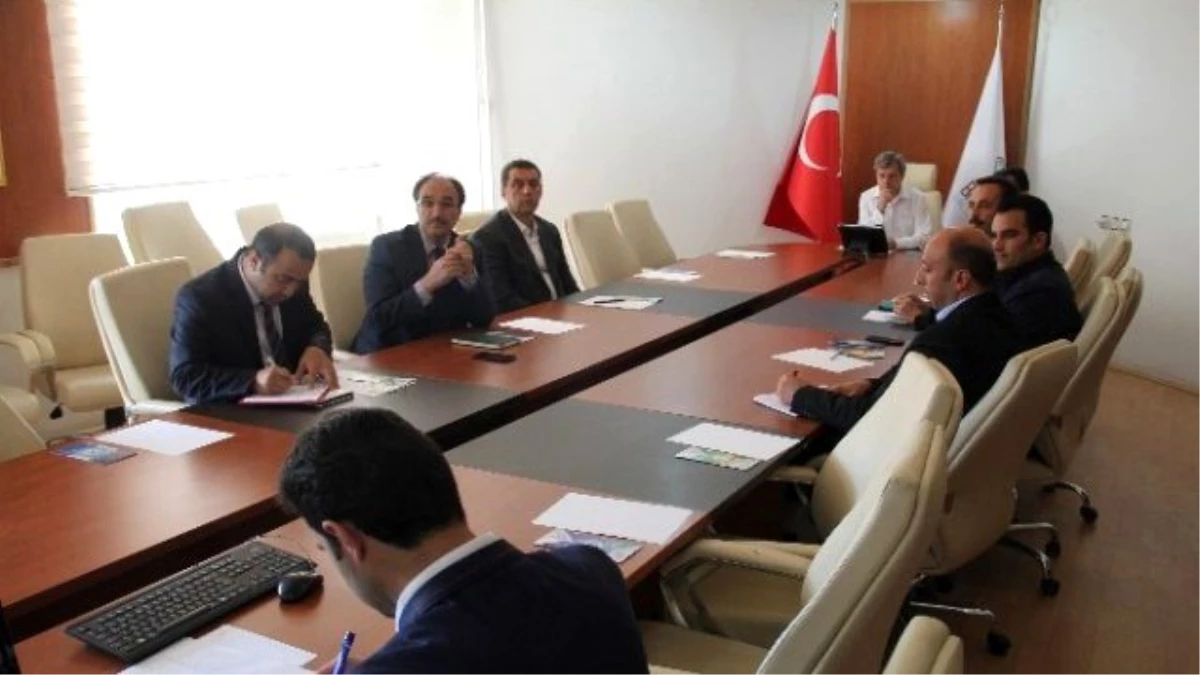 Bitlis\'te Üniversite Sanayi İşbirliği Toplantısı Yapıldı