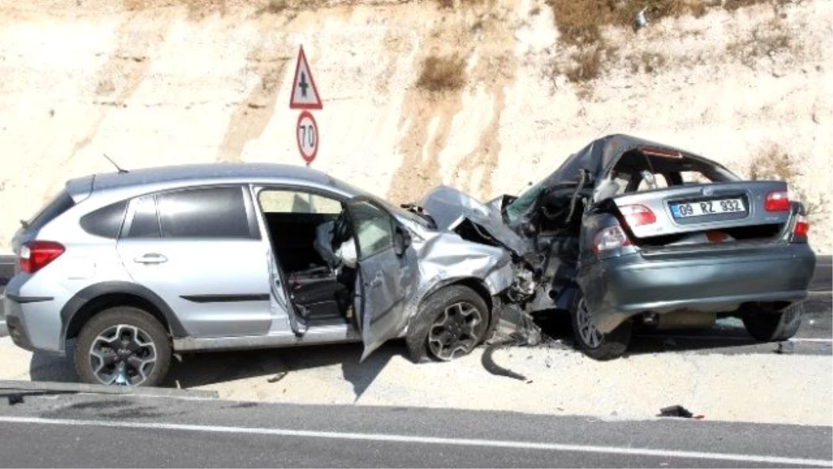 Didim\'de Trafik Kazası; 1 Ölü 2 Yaralı