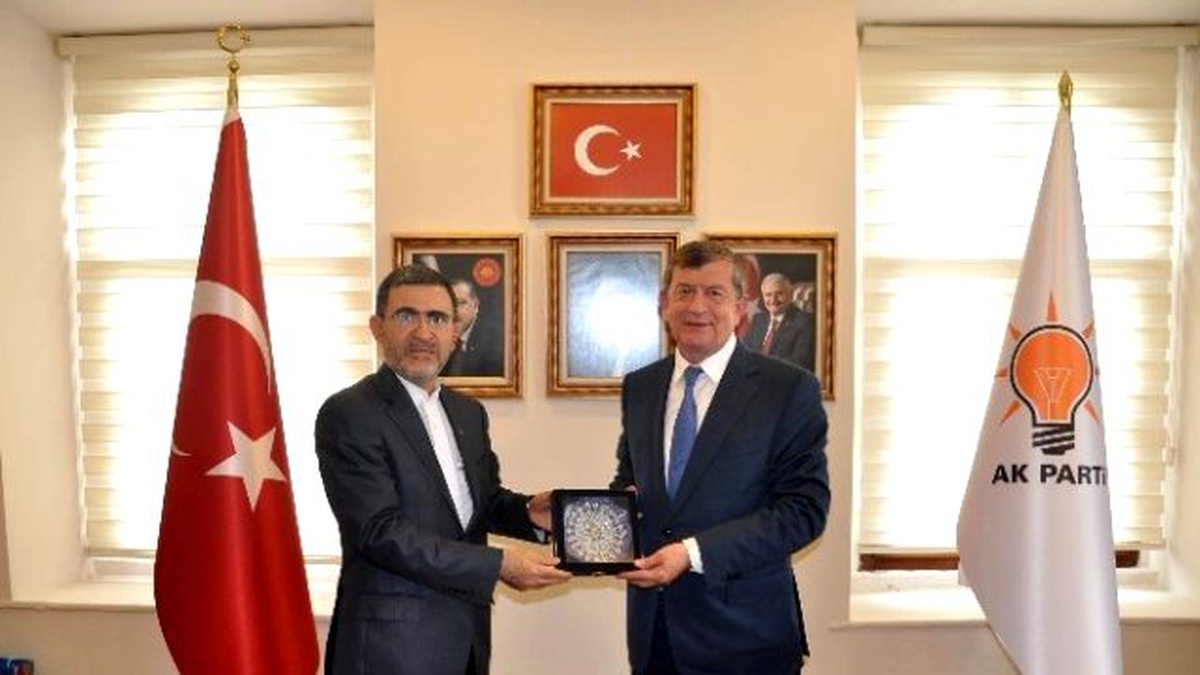 İran İslam Cumhuriyeti Trabzon Başkonsolosu Kondari\'den AK Parti İl Başkanı Revi\'ye Ziyaret
