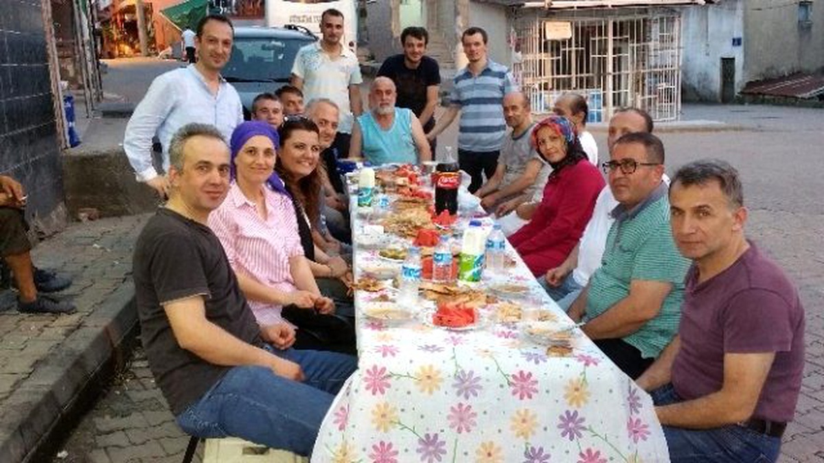 Milletvekili Hürriyet İftarda Halkın Arasında