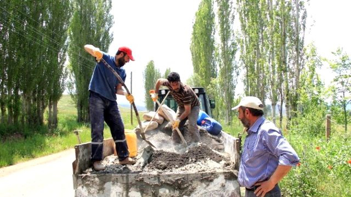 Narman\'da Vatandaşlar Kasisleri Betonla Kapattılar