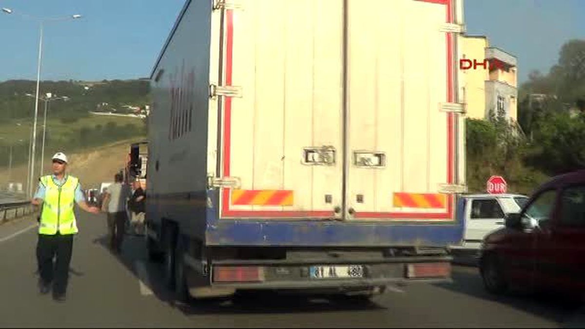 Samsun\'da Yolcu Otobüsü Devrildi 37 Yaralı Ek