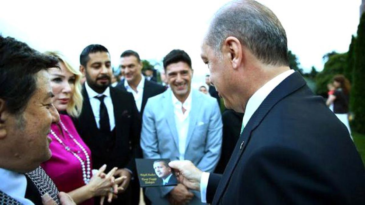 Seda Sayan'ın Sevgilisinden Erdoğan'a 'Başkanlık' Şarkısı
