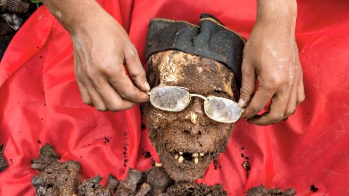 Sulawesi Halkı Yıllarca Ölülerle Aynı Evde Yaşıyor