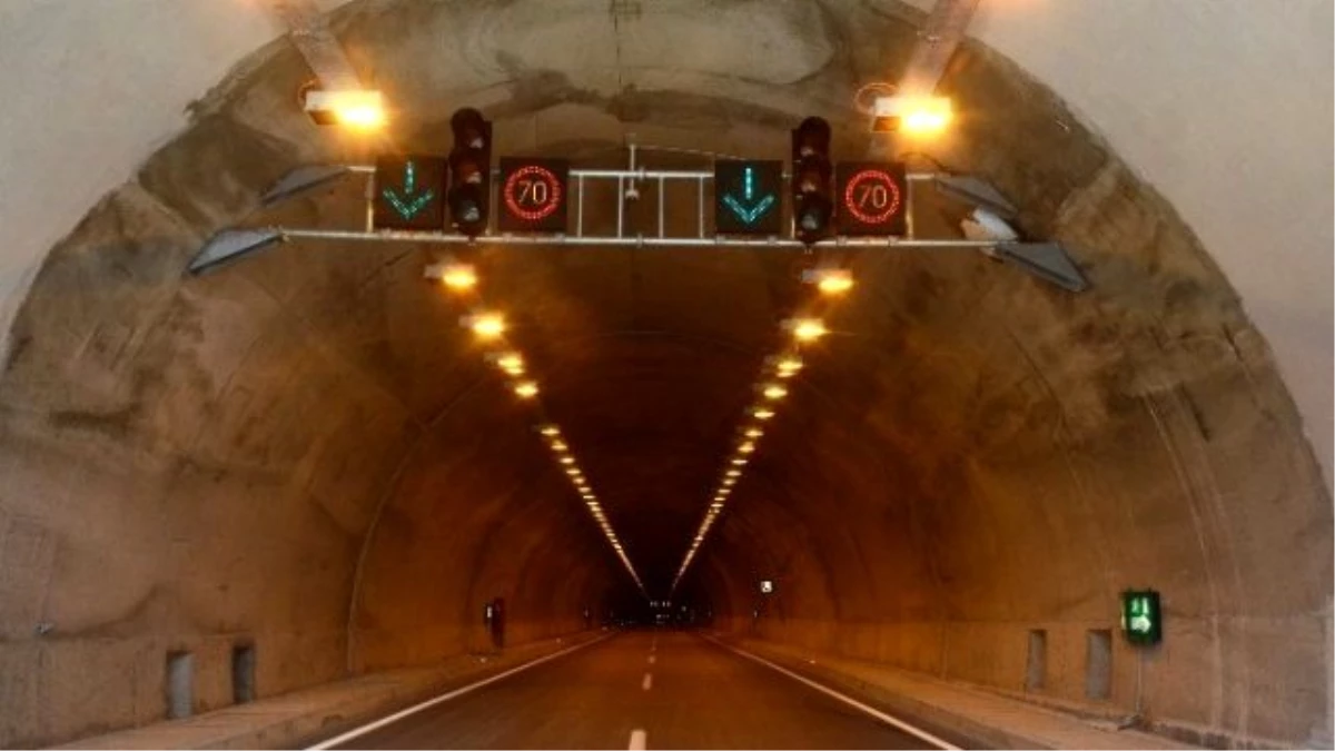 Bayram Trafiğini Rahatlatacak Tünel Ulaşıma Açıldı