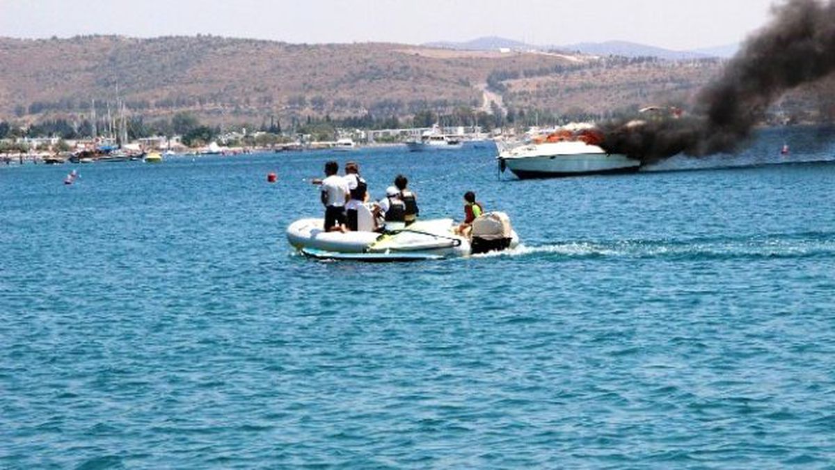 300 Bin Liralık Lüks Motoryat Alev Alev Yandı