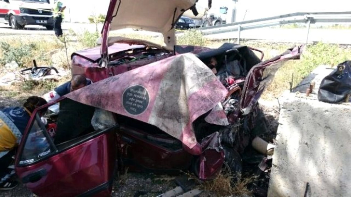 Afyonkarahisar\'da Trafik Kazası: 4 Ölü, 1 Ağır Yaralı (2)