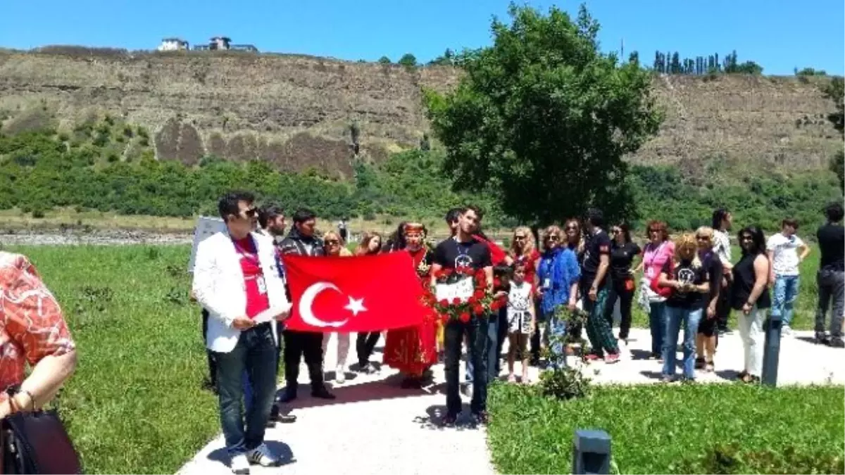 Agem, Azerbaycan\'daki "Dostluk Köprüsü" Uluslararası Halk Dansları Festivalinde