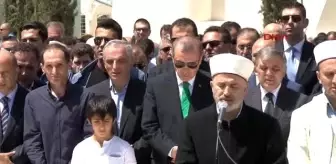 Karaalioğlu'nun Tabutunu Erdoğan ve Gül Birlikte Omuzladı