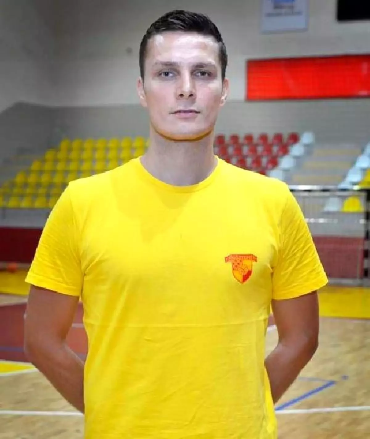 Göztepe\'de Hentbolcu Kljajic Gitti