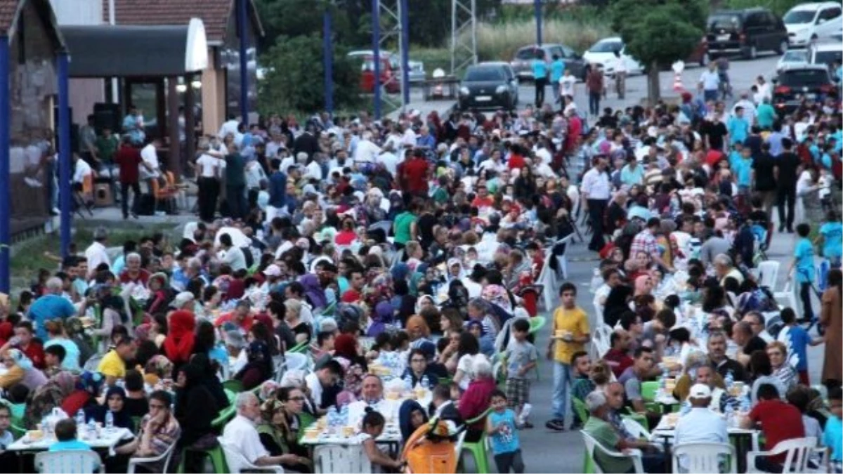 Gülüç Belediyesi Bin 500 Kişiye İftar Verdi